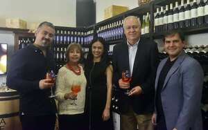Cata de vinos, espumantes y licores para amantes del buen beber - Sociales - ABC Color