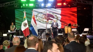 215 años de México independiente