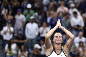 Versus / Sabalenka desiste de participar en el WTA 1000 de Pekín por lesión