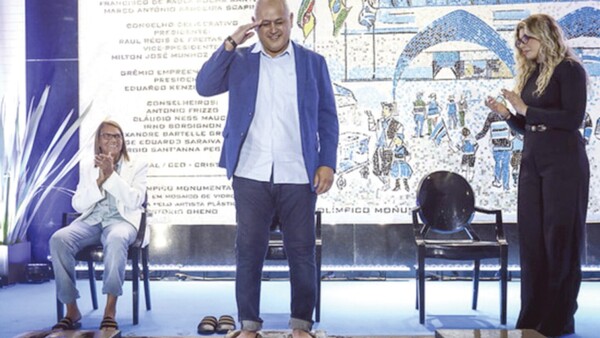 Chiqui Arce inmortalizó sus huellas en Gremio