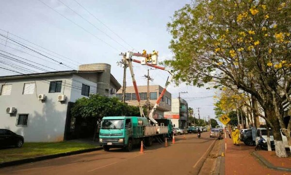 Mantenimiento de alimentadores beneficia a más de 50.000 usuarios de Coronel Oviedo – Prensa 5