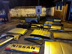 Partes desarmadas de camioneta hurtada en Encarnación fueron halladas en Cambyretã - Policiales - ABC Color