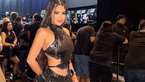 Laurys Diva causa furor en redes con su look rockero
