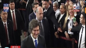 Javier Milei llegó al Congreso Nacional en una visita protocolar