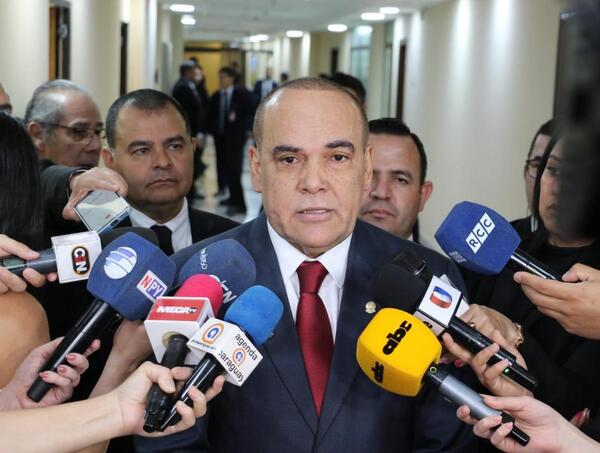 Bachi Núñez rechaza denuncia de sobres en Mburuvicha Róga y la califica como "una fábula"