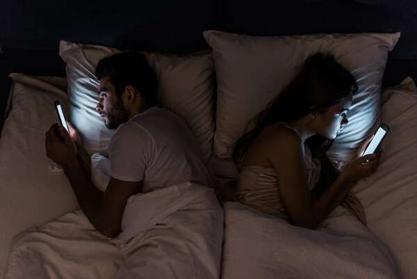 Estudio revela cómo los teléfonos han sustituido al cigarrillo tras el sexo - Sexualidad - ABC Color