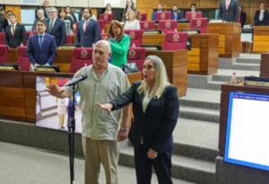 Asumen nuevos senadores en reemplazo de Yamy Nal y Chaqueñito tras escándalo en el Congreso