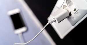 Diario HOY | Niña de 3 años muere electrocutada al intentar enchufar cargador de celular