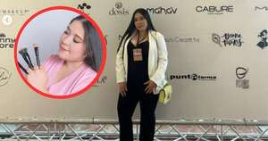 La Nación / Viral: señalan a maquillista paraguaya por echar a clienta y peluquera de su local