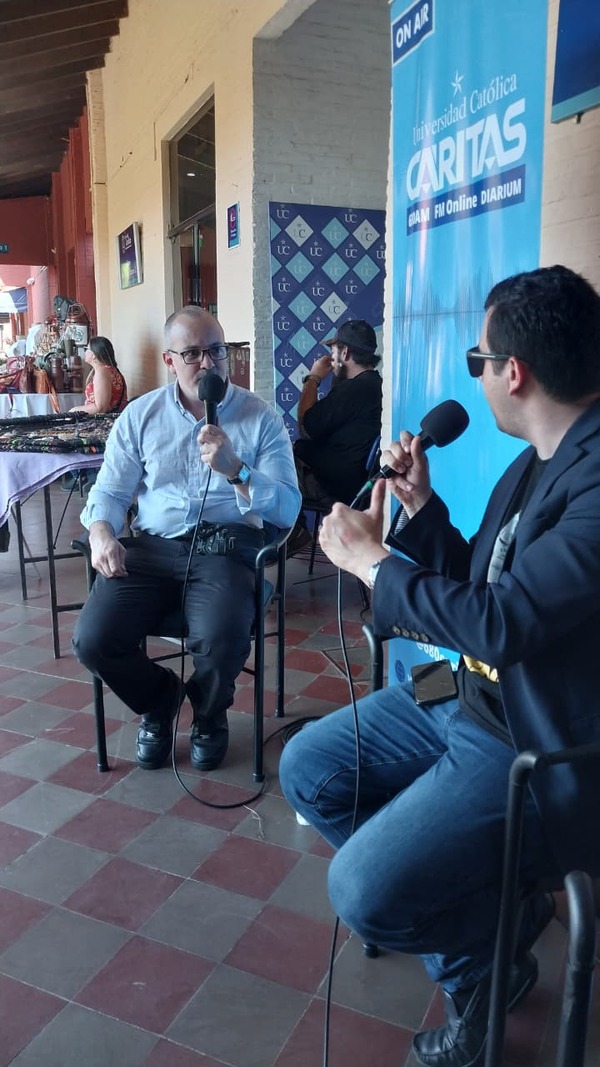 Outsiders y falta de experiencia marcan la política, dice analista. - Portal Digital Cáritas Universidad Católica