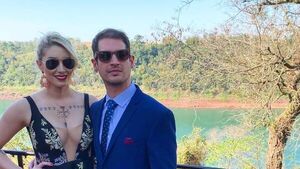 Carmiña Massi se compromete con Marcos Viveros durante concierto de Green Day