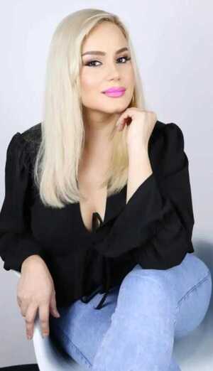 Popular / Berna Barreto, ex del vocalista de Próceres de Mayo, lanza "Tributo a Elisa Lynch"