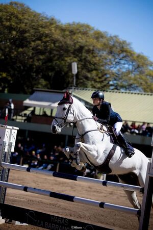 Clara Vera clasifica al Sudamericano en justa internacional ecuestre - La Tribuna