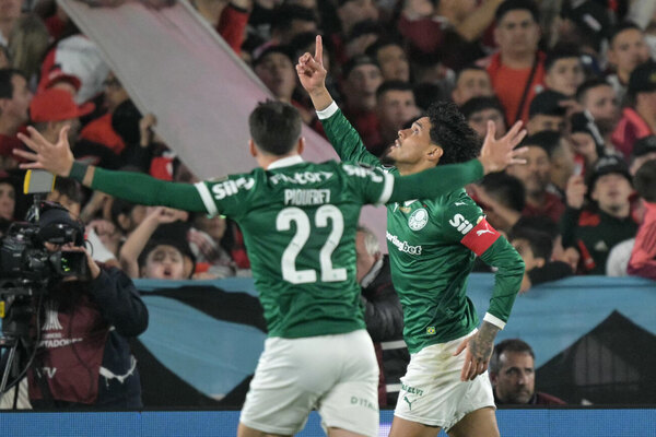 Versus / Palmeiras vence a River Plate en Buenos Aires con gol de Gustavo Gómez 