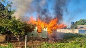INCENDIO CONSUMIÓ UNA VIVIENDA EN SAN RAFAEL DEL PNÁ. 