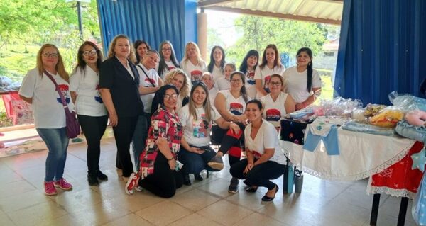 Mujeres concluyeron curso de “Confección de Ajuar de Bebé”