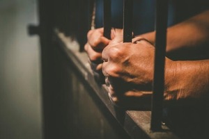 Condenado a 17 años de cárcel por abusar sexualmente de su propia hija