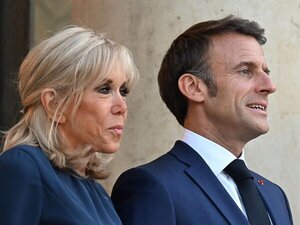 Macron presentará «pruebas científicas» para demostrar que su esposa es una mujer