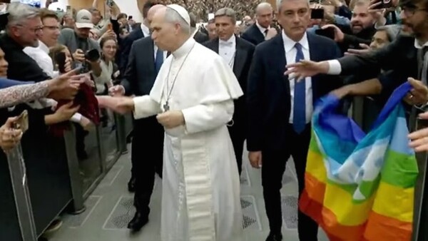 El papa León XIV aseguró que la Iglesia no permitirá casorio entre personas del mismo sexo