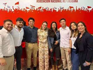 Ministra de la Juventud “reclutó” a estudiantes secundarios para evento en la ANR - Nacionales - ABC Color