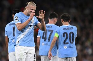 Versus / El City tuvo que trabajar mucho para vencer a un diezmado Napoli