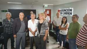 “Estamos sobreviviendo”: Jubilados exigen a Luis Bello el pago inmediato a la Caja Municipal - Nacionales - ABC Color