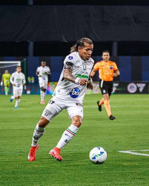 Dayro Moreno se une a un exclusivo club de goleadores “veteranos” que tiene a dos paraguayos - Fútbol Internacional - ABC Color