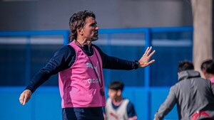 Juan Iturbe a Diego Martínez: “Injustamente te toca a vos”