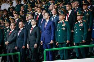 Peña dispone masivos cambios en el alto mando de las Fuerzas Militares - Política - ABC Color