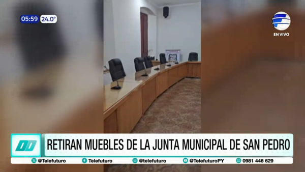 Retiran muebles de la Junta Municipal de San Pedro por falta de pago