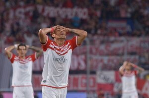 Versus / Con Arzamendia como titular, Estudiantes de La Plata sale con vida del Maracaná
