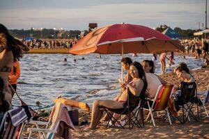 Municipio de Encarnación iniciará mantenimiento y reposición de arena en sus playas