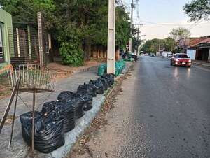 Uno de los barrios más caros de Asunción convertido en vertedero a cielo abierto  - Nacionales - ABC Color