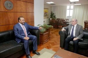 Presidente de la CSJ, Dr. César Diesel recibió en audiencia al encargado de negocios de Qatar en Paraguay