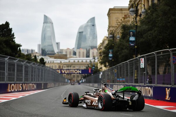 Versus / Una incidentada qualy deja a Duerksen fuera del top 10 para las carreras en Bakú