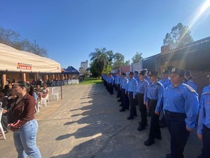 Municipio de Encarnación honra a agentes caídos y asciende a inspectores de la Policía Municipal de Tránsito