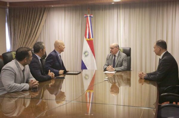 Presidente de la CSJ recibió en audiencia al representante residente del PNUD en Paraguay
