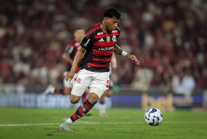 Versus / Conmebol reconoce error arbitral en expulsión de jugador del Flamengo