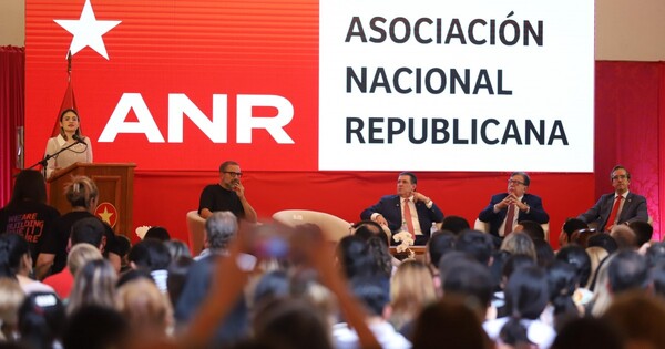 Cartes participó de una charla sobre Inteligencia Artificial y respaldó la gestión de Villate