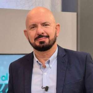 Jorge Puig se despidió de su programa radial - Gente - ABC Color