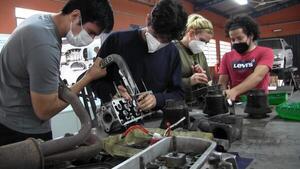 Falta mano de obra: plomeros, electricistas y técnicos de aire acondicionado no dan abasto en el mercado laboral