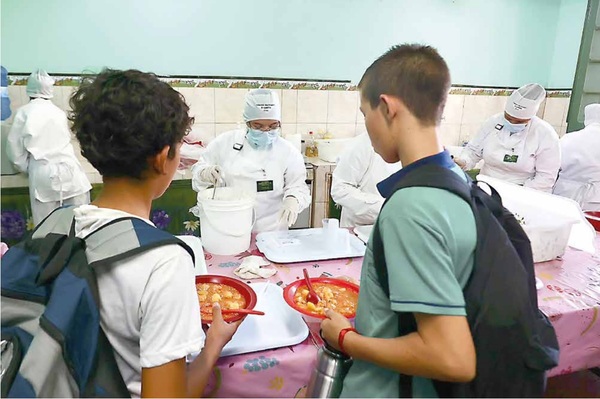 hambre-cero-100-estudiantes-presidente-hayes-central-asuncion