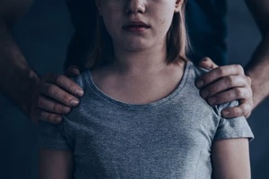 Denuncian a docente de colegio de Asunción por acoso