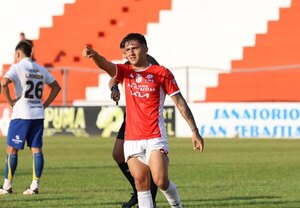 Versus / ¡General Caballero vapulea a Luqueño en un partidazo de siete goles!