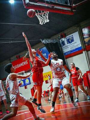 Baloncesto: Bienvenido torneo Femenino de Primera - Polideportivo - ABC Color