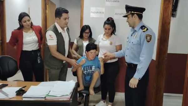Concepción: Mujer con discapacidad recibe su cédula por primera vez a los 36 años