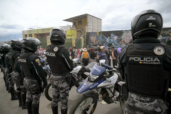 Ecuador amplía toque de queda ante huelga por eliminación del subsidio al diésel - ADN Digital