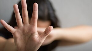 Denuncian a profesor por abuso a alumna