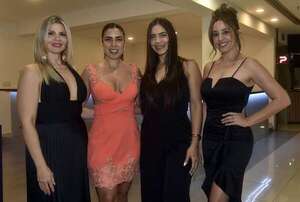 Villamorra Shopping inaugura la temporada con un espectáculo de estilo y experiencias - Empresariales - ABC Color