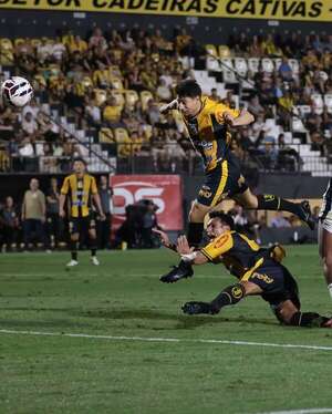 Kure’i Ruiz anota agónico gol triunfal en Brasil - Fútbol - ABC Color